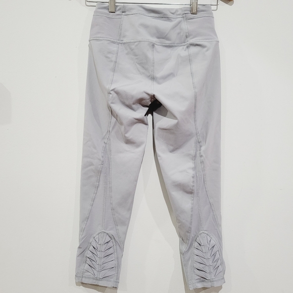 Victoria’s Secret Sport leggings size small light grey - Picture 2 of 6